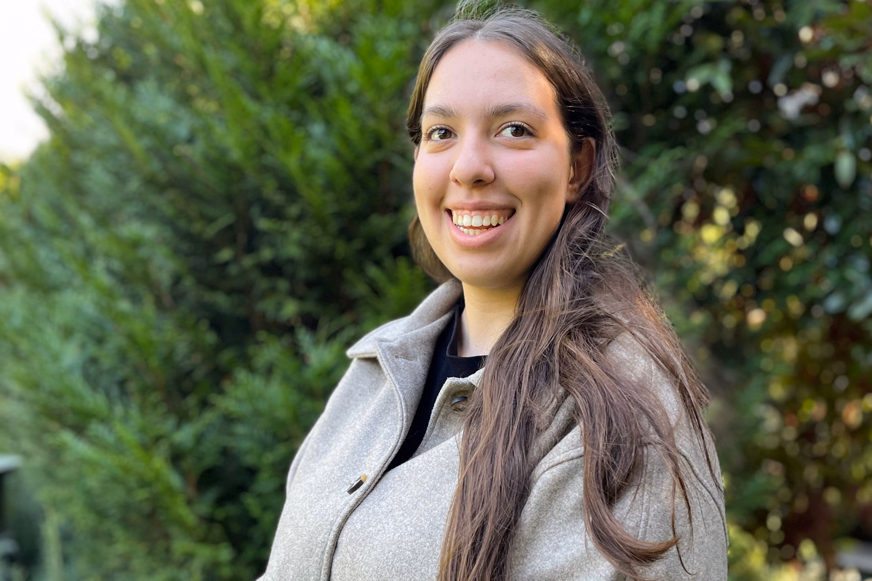 Dakota Lacco smiling on campus